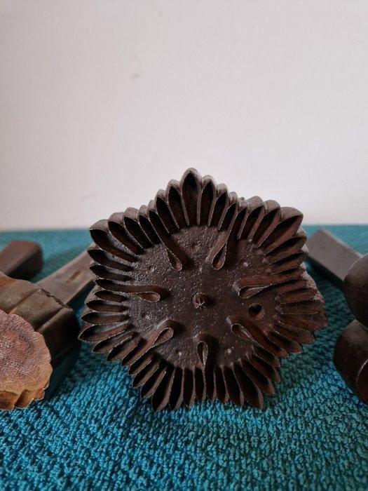 Industriële apparatuur - Vintage HOEDENMAKERIJ STANS, Antiquités & Art, Antiquités | Assiettes décoratives & Carrelages