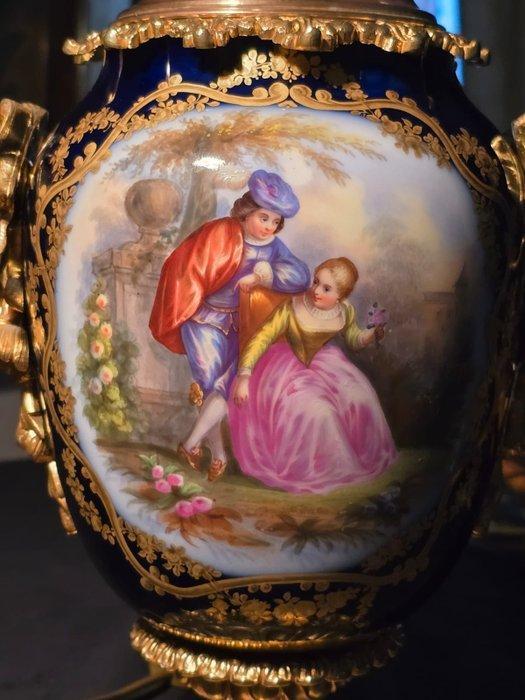 Tafellamp - Verguld brons - Lamp in bronsgoud uit de 19e, Antiek en Kunst, Antiek | Meubels | Stoelen en Sofa's