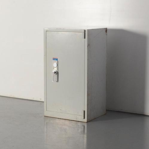 De Raat kluis, lichtgrijs, 120 x 67 cm, incl. 2 legborden..., Huis en Inrichting, Kasten | Roldeurkasten en Archiefkasten, Gebruikt