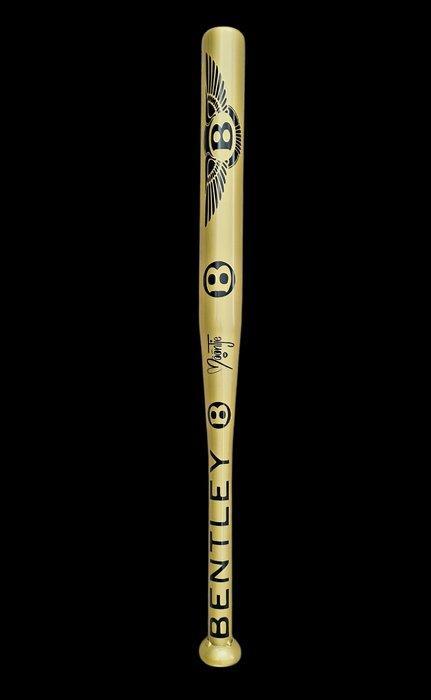 Moontje - Bentley Baseball Bat Gold edition., Antiek en Kunst, Kunst | Designobjecten