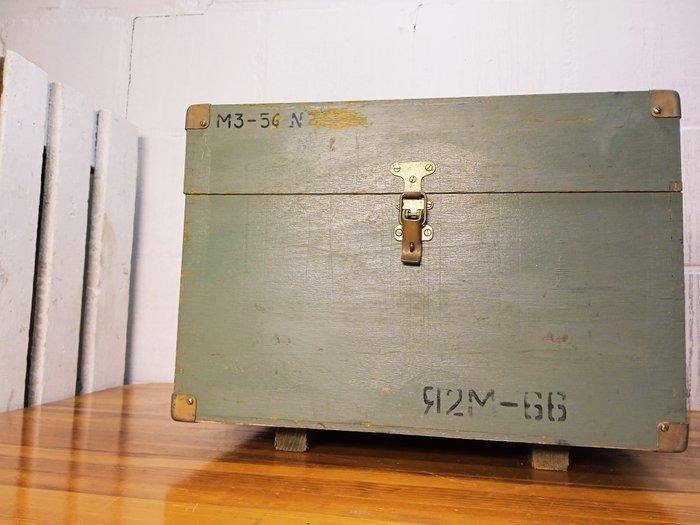 Krat - Grote militaire koffer - Staal, Legering, Canvas,, Antiquités & Art, Antiquités | Assiettes décoratives & Carrelages