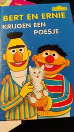 Bert en Ernie krijgen een poesje 9789024359813, Gelezen, Verzenden