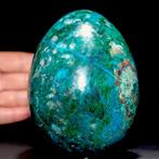 Oeuf naturel de chrysocolle péruvienne. - Hauteur : 130 mm -, Collections