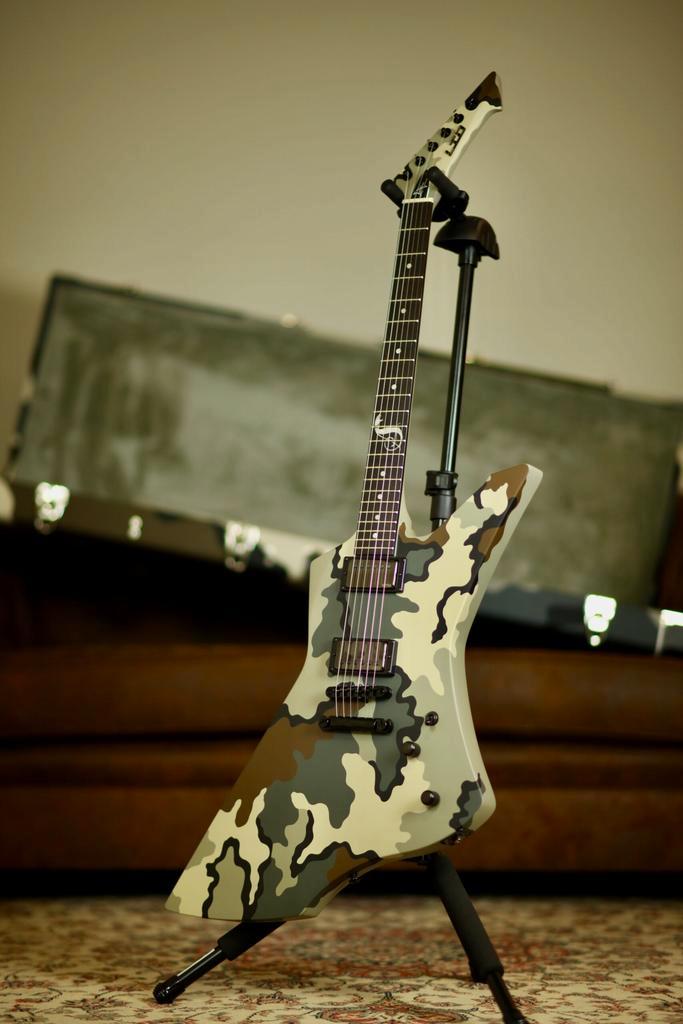 ESP LTD James Hetfield Signature Series | Snakebyte Camo, Muziek en Instrumenten, Snaarinstrumenten | Gitaren | Elektrisch, Verzenden