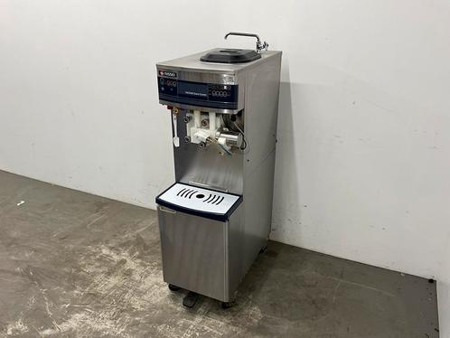 Nissei Milkshake- en Softijsmachine Giant Combimachine, Zakelijke goederen, Horeca | Keukenapparatuur, Gebruikt, Overige typen