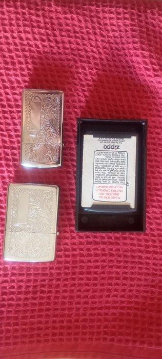 Zippo - Grabado floral - Zonder Minimumprijs - Zakaansteker beschikbaar voor biedingen