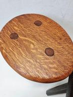 Kruk - Hout - Set van twee vintage houten driepotige krukjes