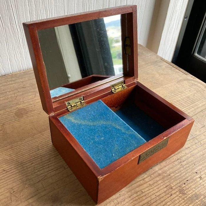 Disney Music Box Accessory Case - Mickey & Minnie Carousel -, Verzamelen, Disney