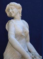 José Navas Parejo (1883-1953) - Beeld, Grande statua dama