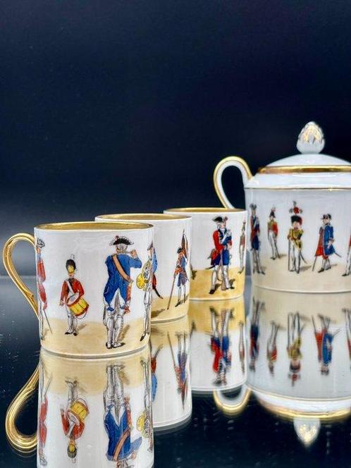 Langenthal - Koffieservies (8) - La Suisse au service de, Antiek en Kunst, Antiek | Meubels | Tafels