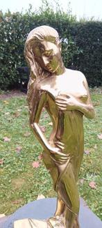 Sculpture, verguld bronzen sculptuur van een jonge vrouw in, Antiek en Kunst