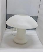 Hustadt Leuchten - frans hustadt - Tafellamp - Opaline glas