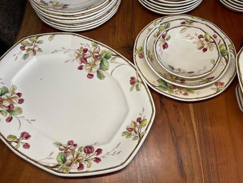 Villeroy & Boch - Service de table pour le dîner (29) -, Antiek en Kunst, Antiek | Meubels | Tafels