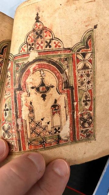 Sconosciuto - Manoscritto Antico con Presunte Illuminazioni