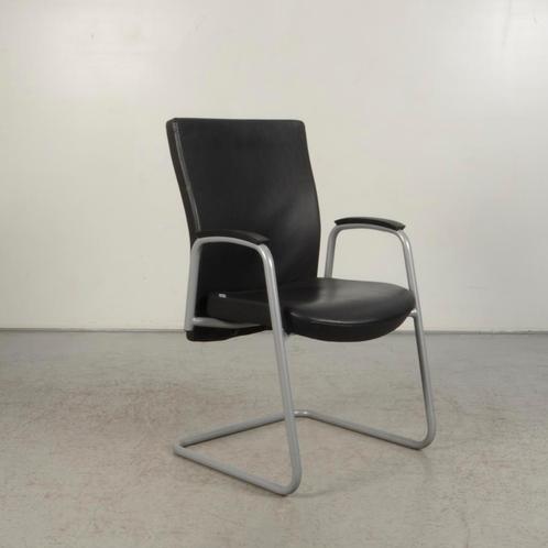 Vergaderstoel Interstuhl 5A70 - Zwart leder - Sledeframe, Huis en Inrichting, Stoelen, Gebruikt, Ophalen of Verzenden