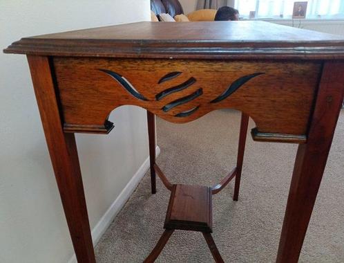 Bijzettafel - Mahonie, Antiek en Kunst, Curiosa en Brocante