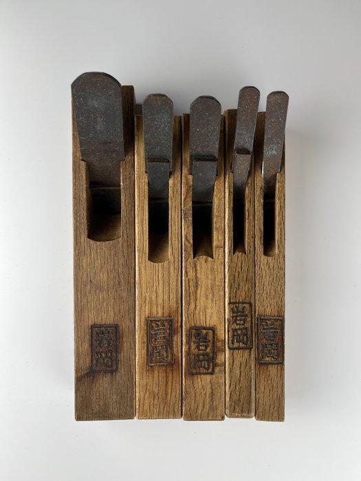 Rabot (Kanna) – Matsuyoshi  Outils de menuiserie japonais, Antiquités & Art, Antiquités | Assiettes décoratives & Carrelages