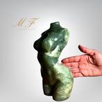 Prachtige grote jade buste. Gravure - Hoogte: 200 mm -