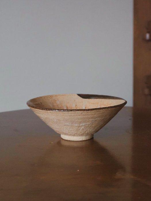 Kom - Seto Karatsu Tea Bowl with Kawajime (Whale-Skin) Glaze, Antiek en Kunst, Antiek | Overige Antiek