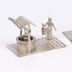 H. Hooijkaas, J. Weeda - Miniatuur figuur (2) - .835 zilver, Antiek en Kunst