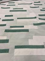 Tissu jacquard fond ivoire avec insertions vertes et vert
