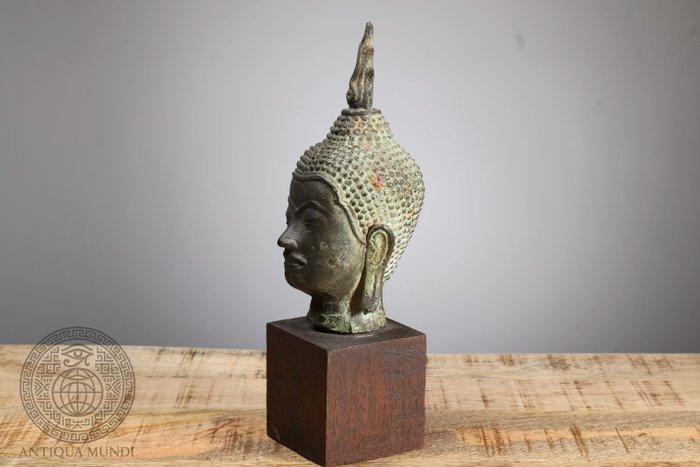 Bronzen hoofd van een Boeddha – Ayutthaya-stijl – op houten, Antiek en Kunst, Kunst | Niet-Westerse kunst