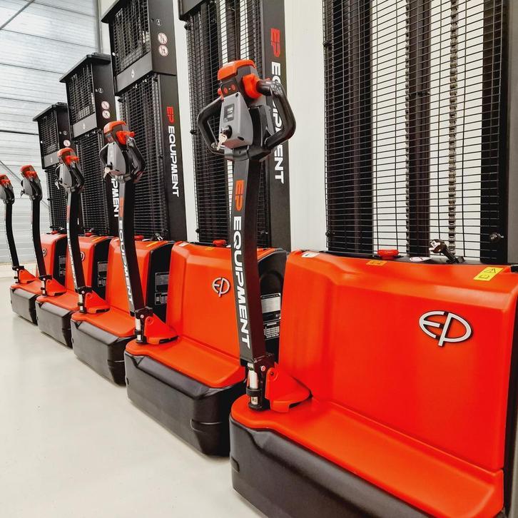 Nieuw elektrische stapelaar actie  ---  2395,- ex btw  --, Articles professionnels, Machines & Construction | Chariots élévateurs & Transport interne