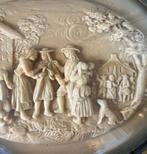 Oval Napoleon III village scene Bretagne - Plaque -, Antiek en Kunst