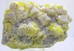 zwavel Kristal op matrix - Hoogte: 12 cm - Breedte: 8 cm-