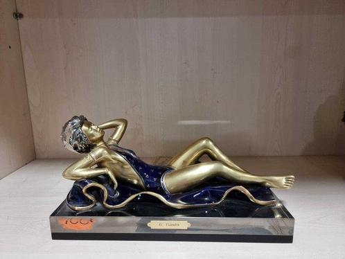 G. Visentin - Figuur - Figura femminile sdraiata - Emaille,, Antiek en Kunst, Curiosa en Brocante