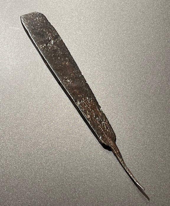 Middeleeuwen, kruisvaardersperiode IJzer Uitstekend bewaard, Antiek en Kunst, Antiek | Overige Antiek