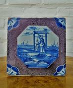 Tegel (3) - 3 Delfts blauwe tegels met mangaan; Vrouw bij