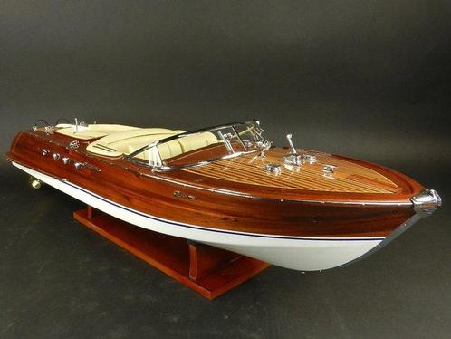 maquette riva 87 cm creme de Luxe en bois 1:10 - Bateau, Hobby en Vrije tijd, Modelauto's | 1:5 tot 1:12