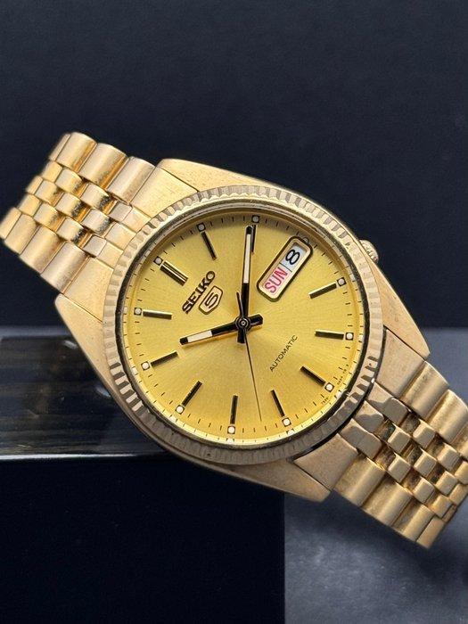 Seiko - *Seiko 5 Fluted Bezel Day-Date* - Zonder, Handtassen en Accessoires, Horloges | Antiek