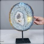 Natuurlijke amethist agaat druse op standaard- 3318.41 g, Verzamelen, Mineralen en Fossielen