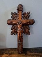 Crucifix - Hout - 1850-1900 - Handgesneden Houten Kruisbeeld, Antiek en Kunst