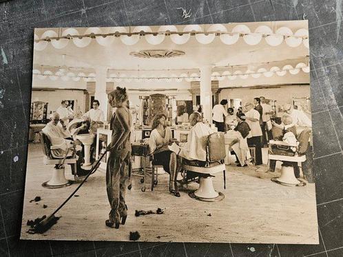 Michael Joseph - Vintage Barbershop Photograph in Ornate, Antiek en Kunst, Kunst | Schilderijen | Modern