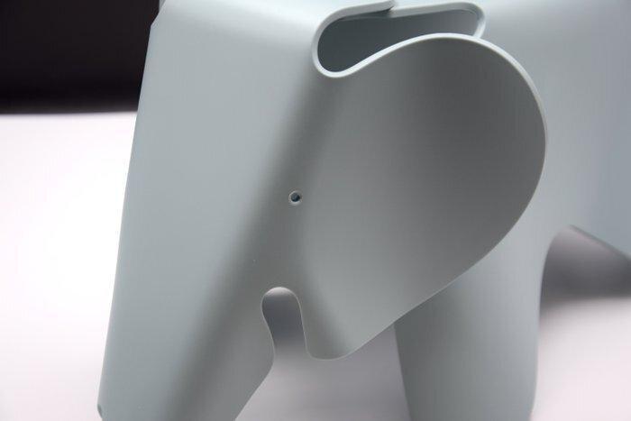 Ornement décoratif - Vitra - Petit éléphant Eames - Charles, Antiek en Kunst, Antiek | Meubels | Stoelen en Sofa's