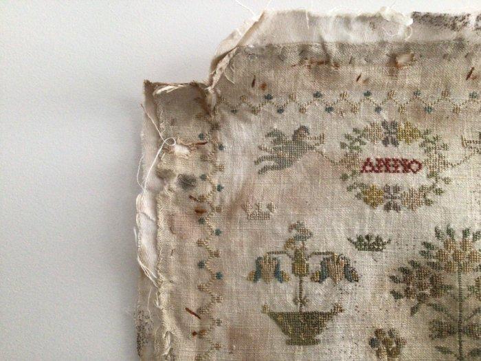 Borduurwerk - 51 cm - 48 cm - Merklap, Antiek en Kunst, Antiek | Overige Antiek