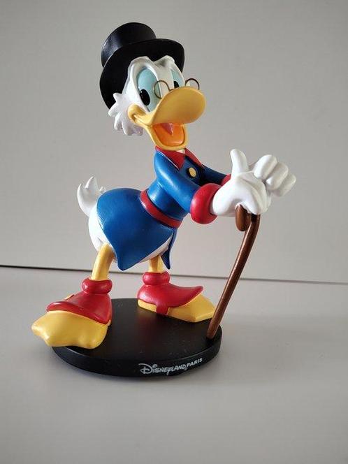 Disneyland Paris - Figurine - Dagobert Duck leunend op, Verzamelen, Disney