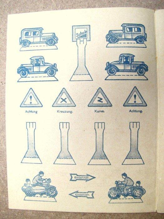 Strumpf Uhlig - Im Zeichen des Verkehrs. Spielbuch für, Antiek en Kunst, Antiek | Boeken en Manuscripten