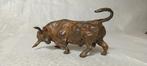 Pierre Chenet (XX-XXI) - sculptuur, Le Taureau Chargeant -