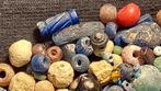Oud Egyptisch naar Romeins Glas meer dan 100 antieke kralen, Verzamelen, Mineralen en Fossielen