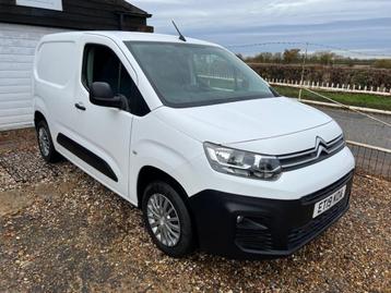Berlingo te huur op Vrooem.com beschikbaar voor biedingen