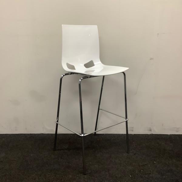 barkruk zithoogte 77 cm, wit - chroom, Huis en Inrichting, Barkrukken, Gebruikt