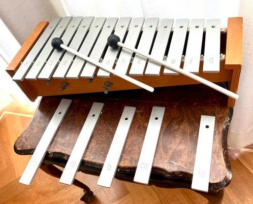 No brand - Vintage metal 18 tone Xylophone + 2 mallets -, Muziek en Instrumenten, Blaasinstrumenten | Blokfluiten