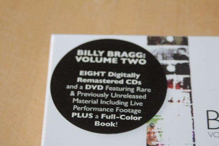 Billy Bragg - Volume II / 9CD-DVD - CD box set - 2006, Cd's en Dvd's, Vinyl Singles