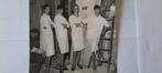 Avis - Associated Press - 4 modeles de la collection Pierre