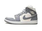 Air Jordan 1 Mid Stealth - Maat 36.5 EU, Kleding | Heren, Schoenen, Ophalen of Verzenden, Nieuw