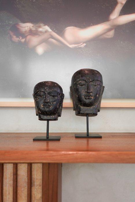 Statue, NO RESERVE PRICE - Javanese Budha Head on a custom, Antiek en Kunst, Kunst | Designobjecten